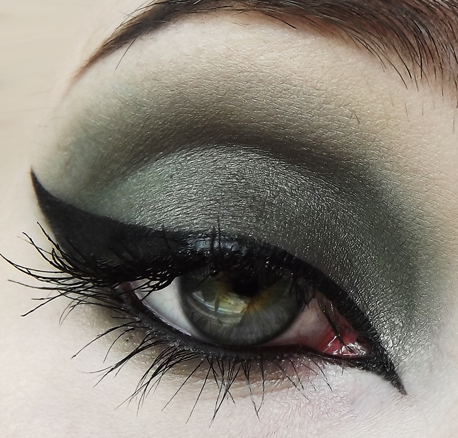 MaryJane Eyeshadow VEGAN | My Pretty Zombie Cosmetics